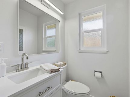 1828 Wayside Ln, Sacramento, CA 95864 Photo