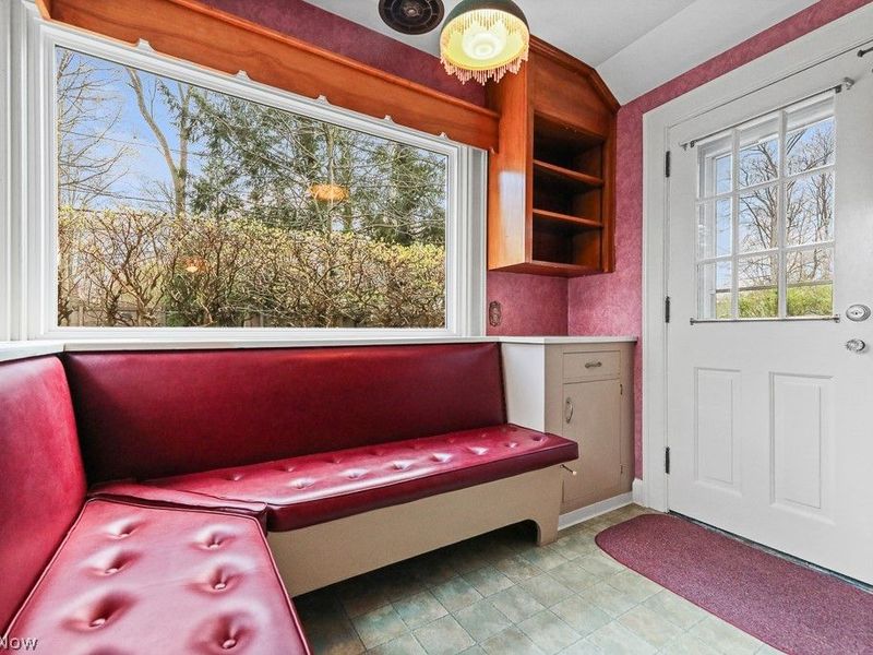 1134 Glamorgan Street, Alliance, OH 44601 Photo 3