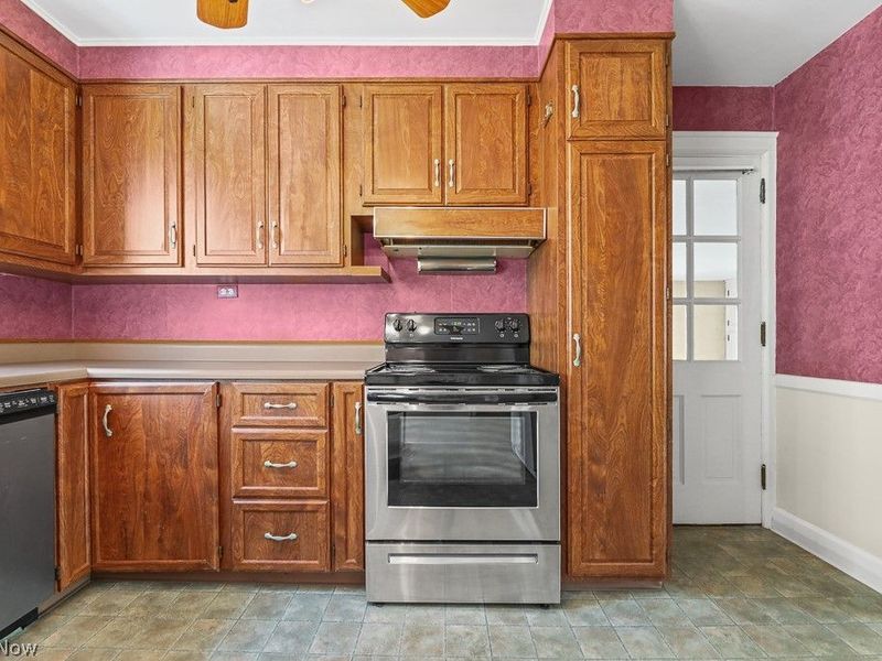 1134 Glamorgan Street, Alliance, OH 44601 Photo 5