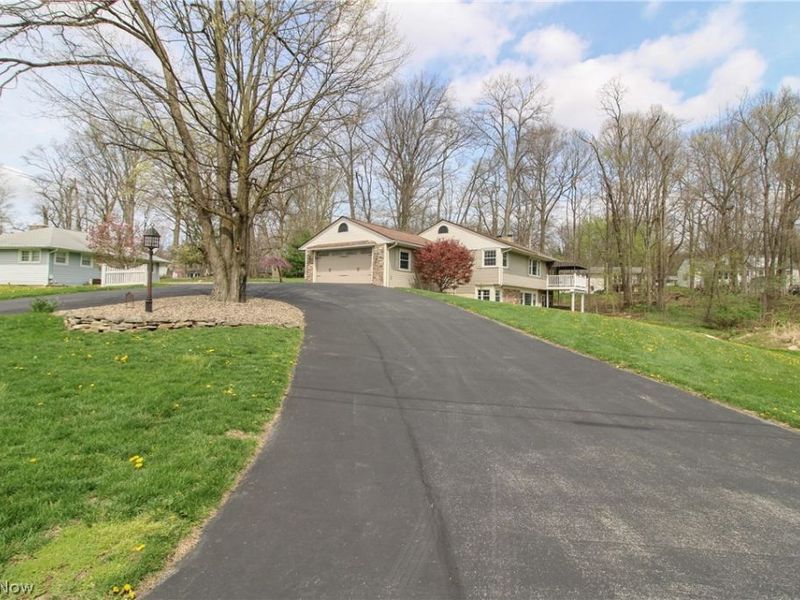 324 Neff Drive, Canfield, OH 44406 Photo 2