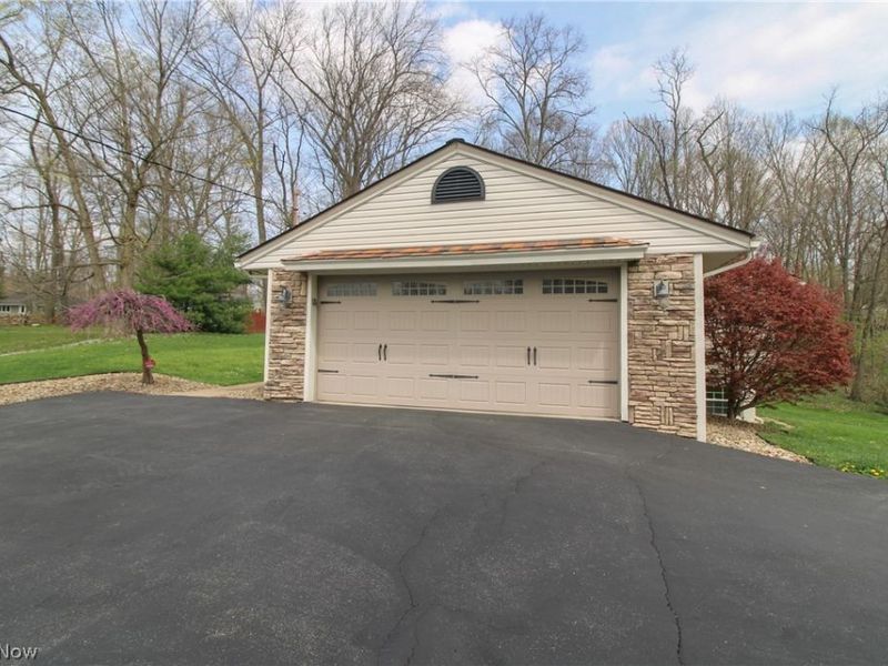 324 Neff Drive, Canfield, OH 44406 Photo 3