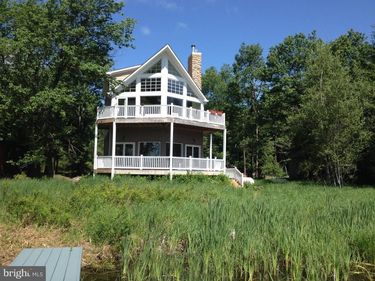 7648 LAKE SHORE DRIVE, POCONO LAKE, PA 18347