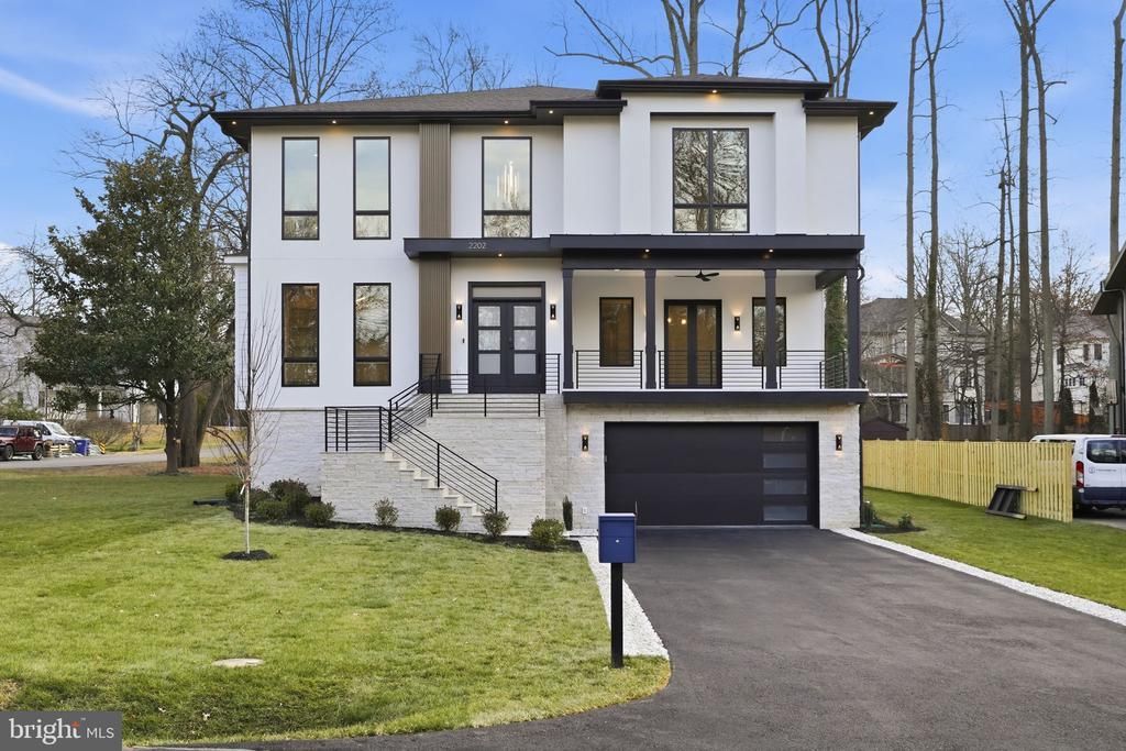 6913 Berkeley St, Falls Church, VA 22043 Main Photo