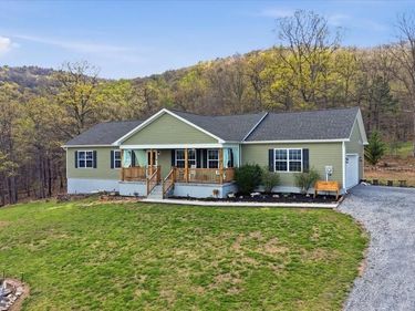 379 JURA DRIVE, HEDGESVILLE, WV 25427