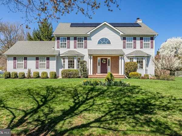 8 POINSETT DRIVE, LAWRENCE TOWNSHIP, NJ 08648