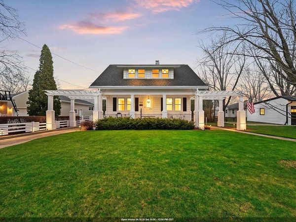 114 W MISSION ROAD, Green Bay, WI 54301