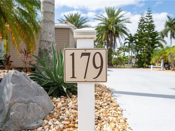 10200 Yellowtop TRL, FORT MYERS, FL 33905