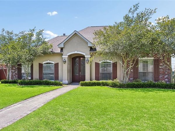 205 RIVERWOOD Drive, St Rose, LA 70087