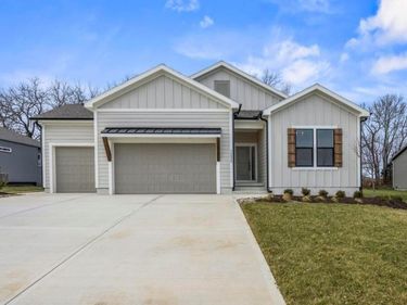 4840 NW Huonker Court, Riverside, MO 64150