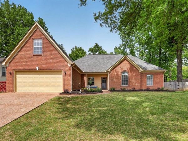 6220 DAYBREAK DR, Bartlett, TN 38135