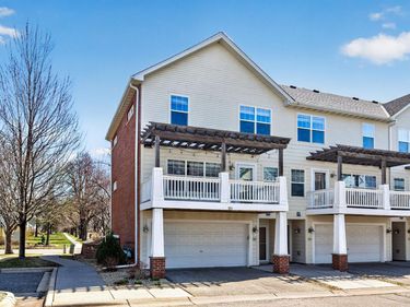 1667 Arona Street, Unit 8, Falcon Heights, MN 55108