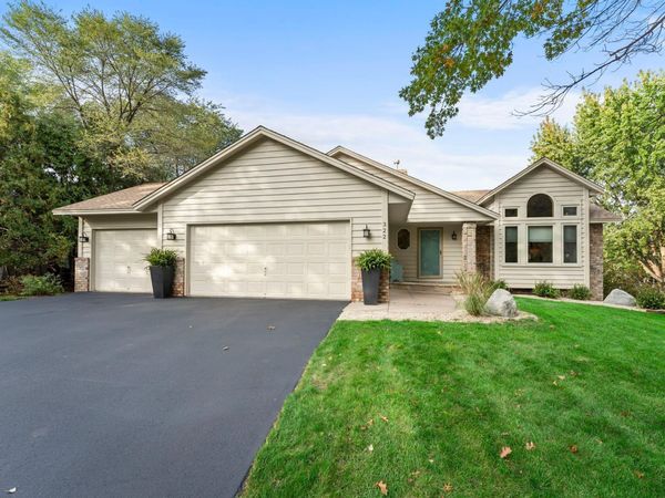 322 74th Avenue N, Brooklyn Park, MN 55444