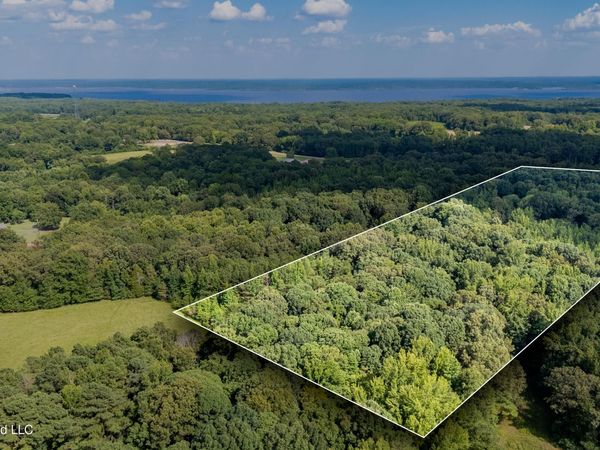 210 Hwy. 310 , Waterford, MS 38685