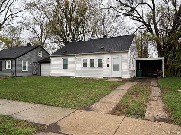 12730 Saratoga Street , Oak Park, MI 48237