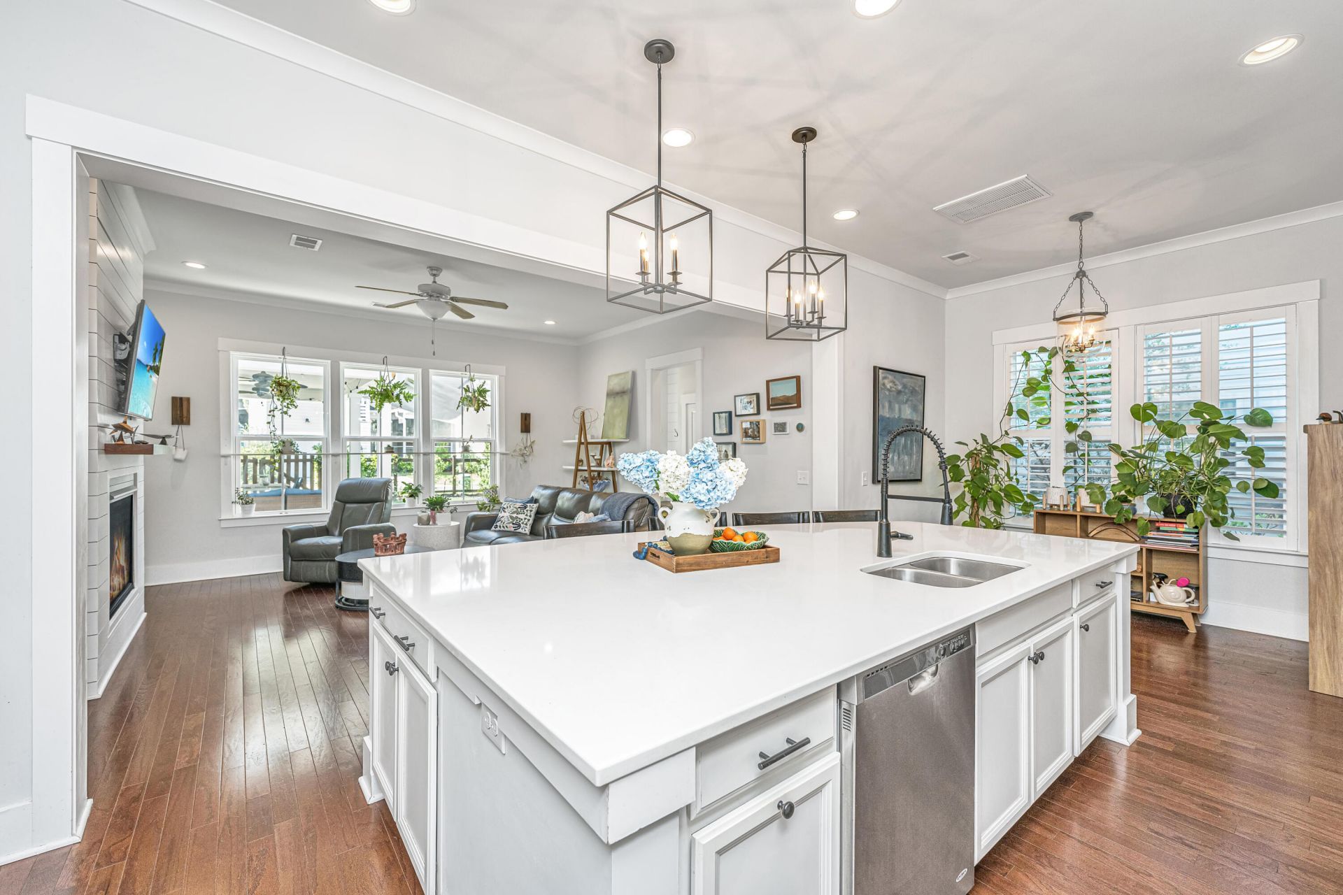 5162 Celtic Drive Photo 7