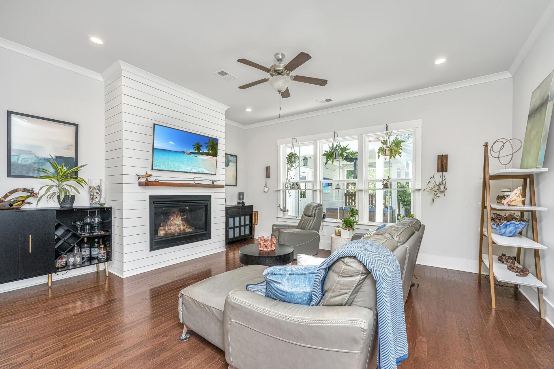 5162 Celtic Drive Photo 8