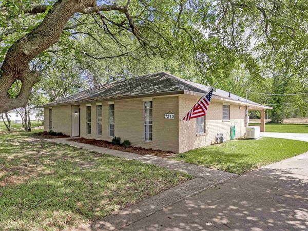 7213 Morganza Hwy, Morganza, LA 70759