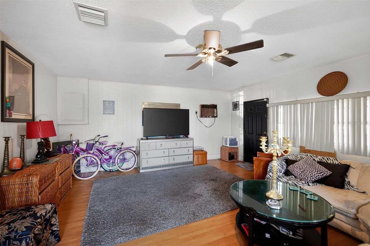 1803 S Wilkins Avenue, Plant City, FL 33563 Photo