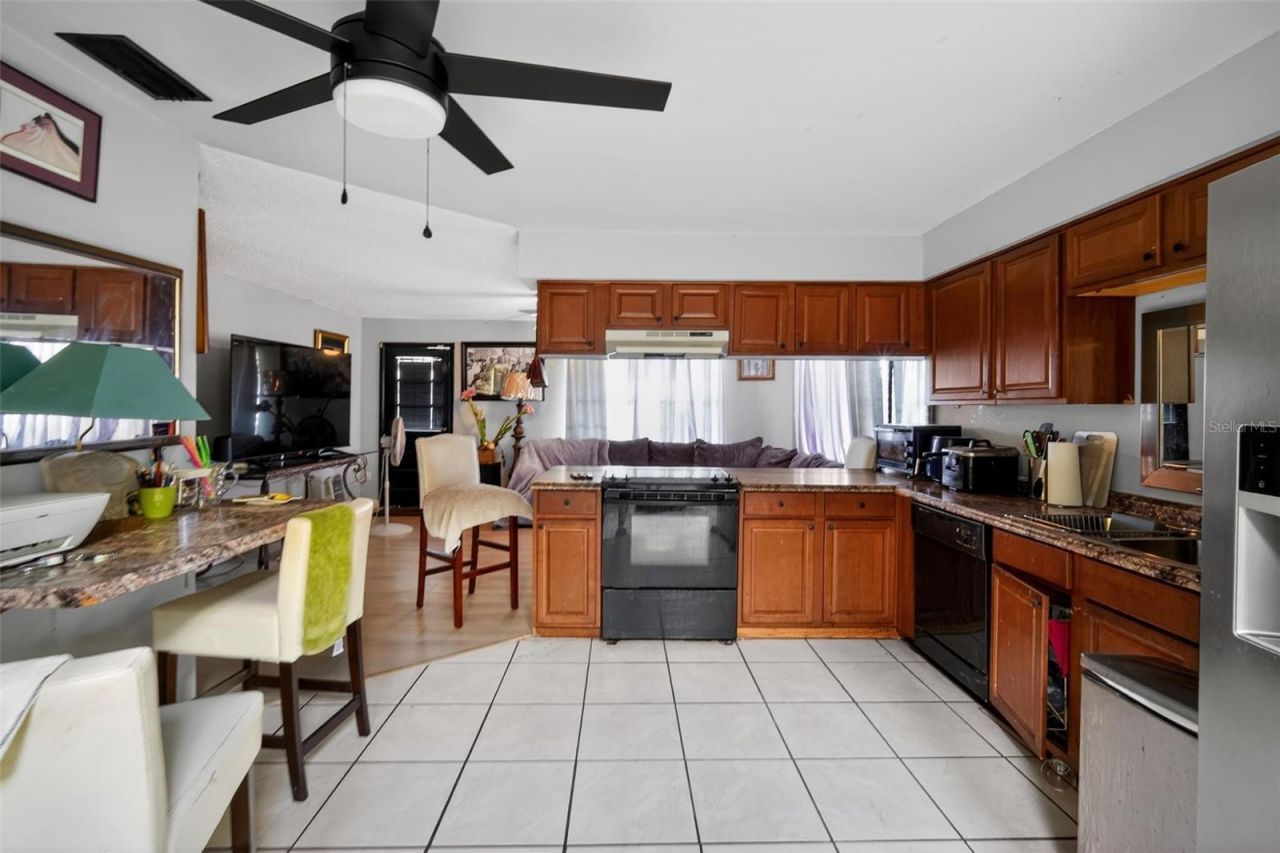 1803 S Wilkins Avenue, Plant City, FL 33563 Photo