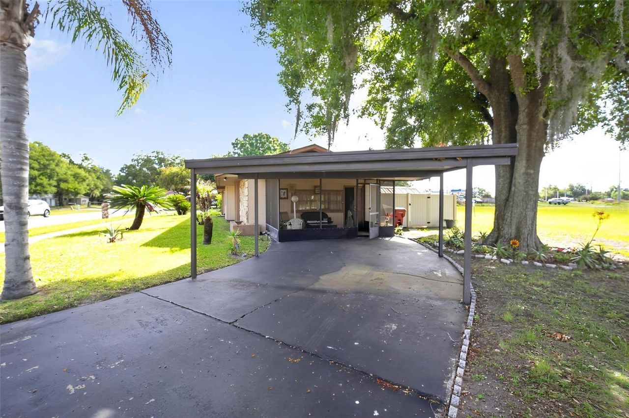 1803 S Wilkins Avenue, Plant City, FL 33563 Photo