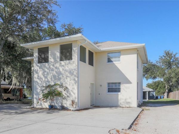 260 S CENTRAL AVENUE , UMATILLA, FL 32784