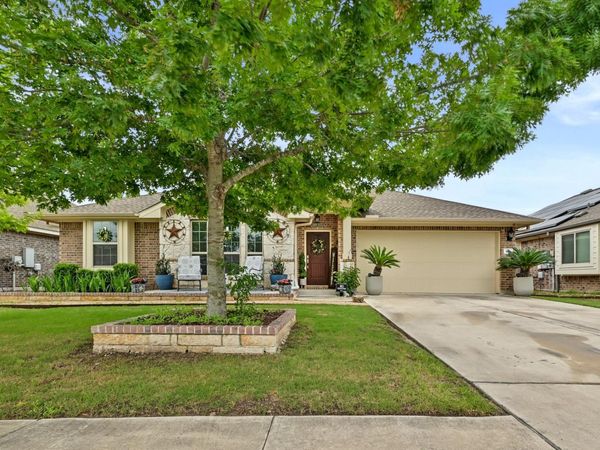 113 W Highfield ST , Hutto, TX 78634