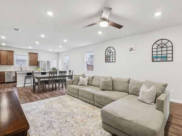 204 Swinging H LN, Georgetown, TX 78633