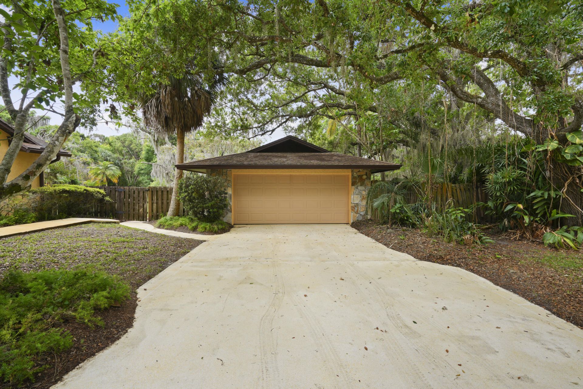 197 Tumblin Kling Road, Fort Pierce, FL 34982 Photo