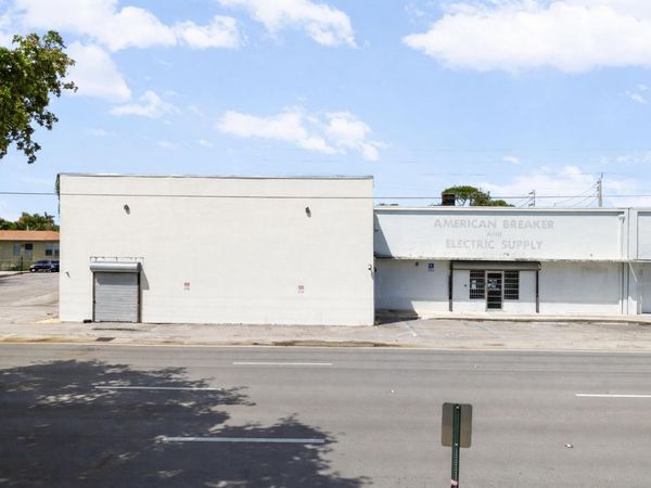 1800 N Dixie Highway, Hollywood, FL 33020