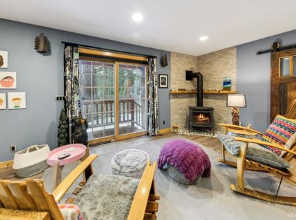 693 Patricia Lane, South Lake Tahoe, CA 96150 Photo