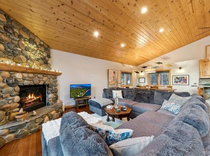 693 Patricia Lane, South Lake Tahoe, CA 96150 Photo