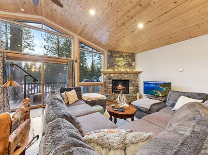 693 Patricia Lane, South Lake Tahoe, CA 96150 Photo