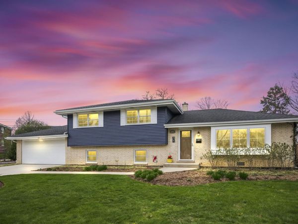 444 S Gibbons Avenue , Arlington Heights, IL 60004