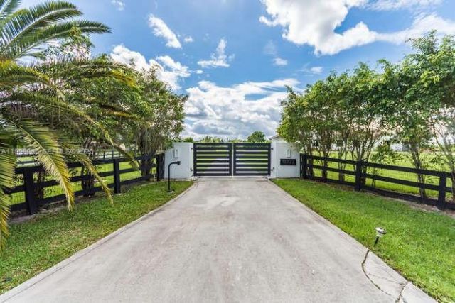 15722 Sunnyland Ln, Wellington, FL 33414 Photo