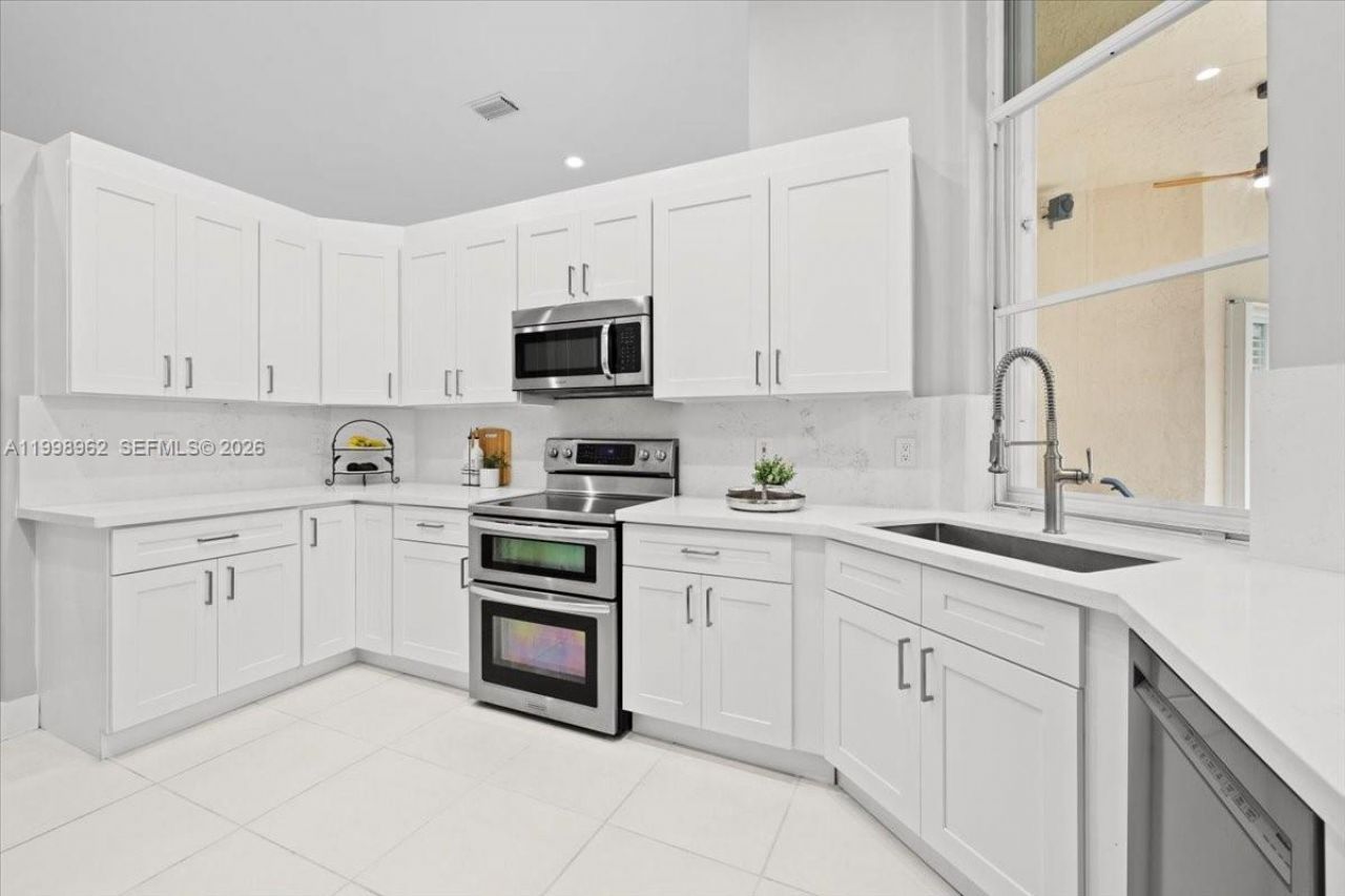 1356 Ginger Cir, Weston, FL 33326 Photo