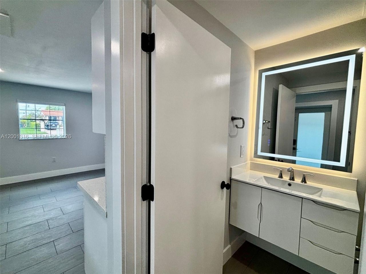 130 W 57th St, Unit SIDE, Hialeah, FL 33012 Photo