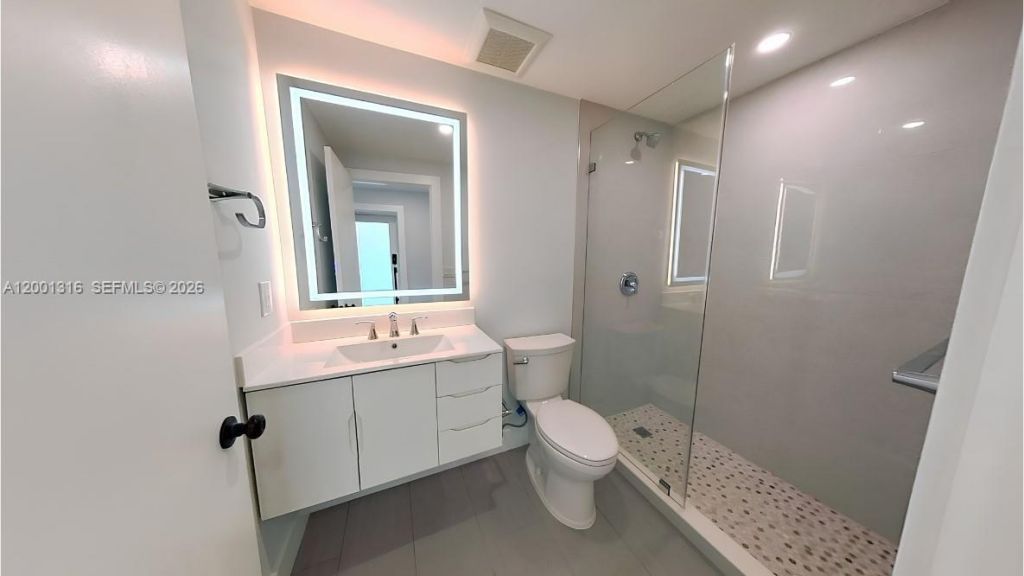 130 W 57th St, Unit SIDE, Hialeah, FL 33012 Photo