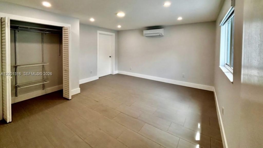 130 W 57th St, Unit SIDE, Hialeah, FL 33012 Photo