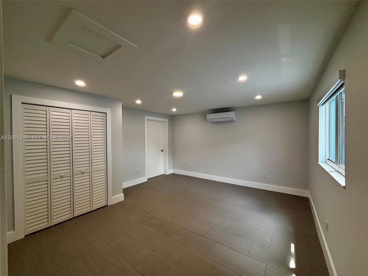 130 W 57th St, Unit SIDE, Hialeah, FL 33012 Photo