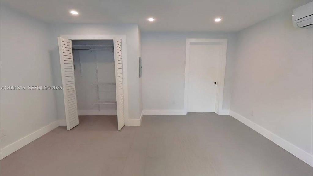 130 W 57th St, Unit SIDE, Hialeah, FL 33012 Photo