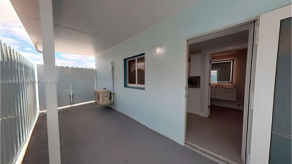 130 W 57th St, Unit SIDE, Hialeah, FL 33012 Photo