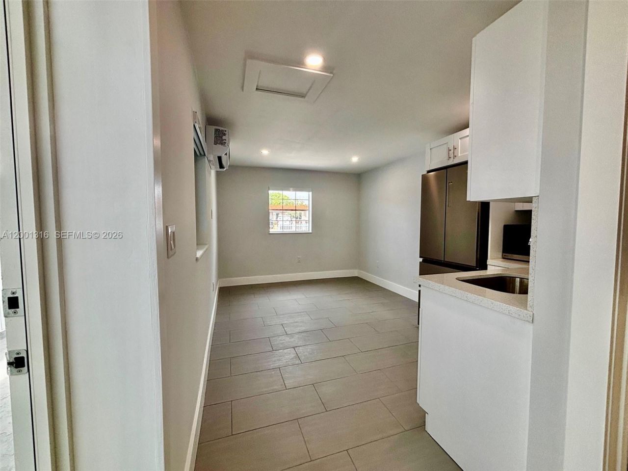 130 W 57th St, Unit SIDE, Hialeah, FL 33012 Photo