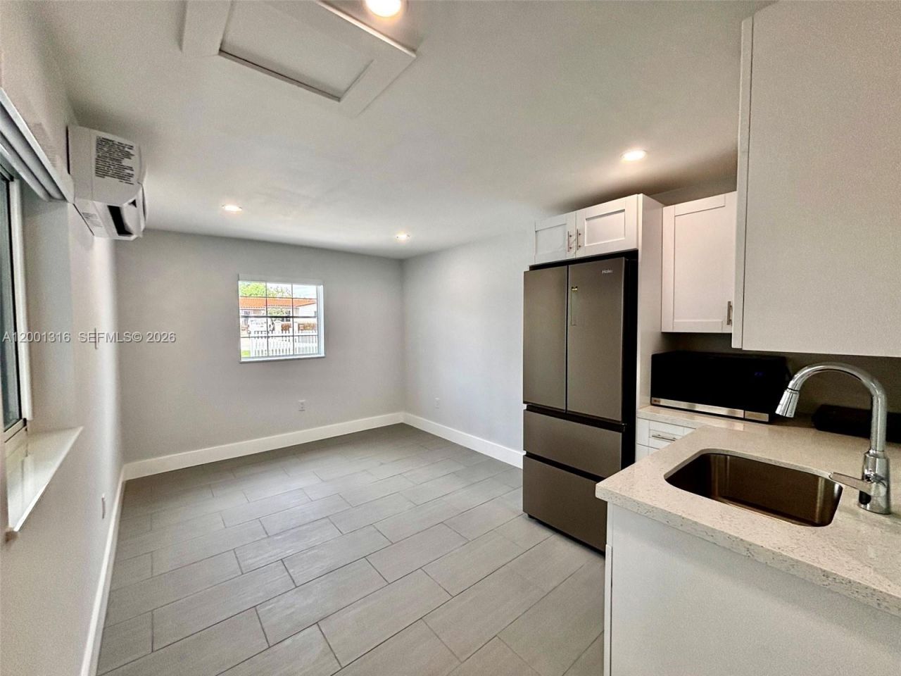 130 W 57th St, Unit SIDE, Hialeah, FL 33012 Photo