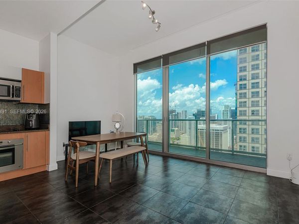 300 S Biscayne Blvd, Unit PH-3903, Miami, FL 33131