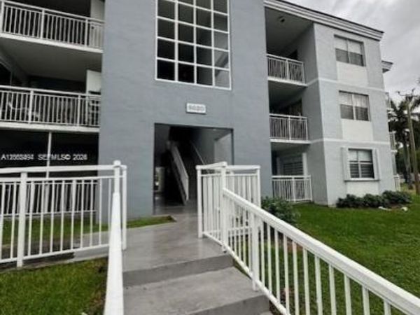 8620 SW 212th St, Unit 103, Cutler Bay, FL 33189
