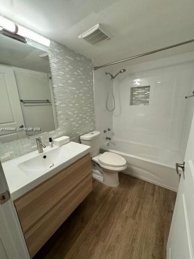 8620 SW 212th St, Unit 103, Cutler Bay, FL 33189 Photo