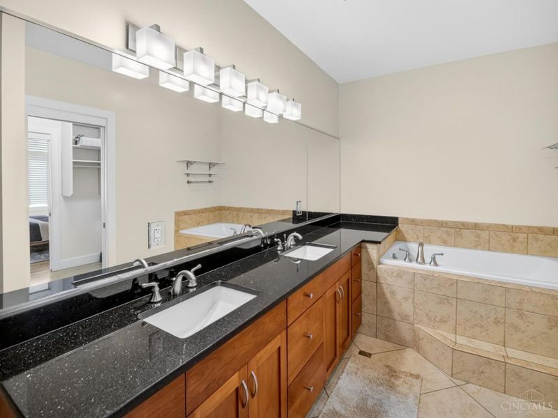 15 W 4th Street, Unit 504, Cincinnati, OH 45202 Photo 36