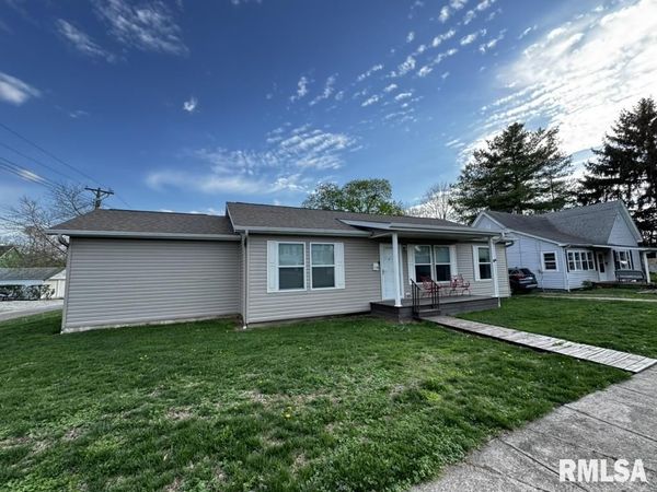138 E WASHINGTON Street, Rushville, IL 62681