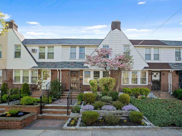 65-41 77th Place, Middle Village, NY 11379