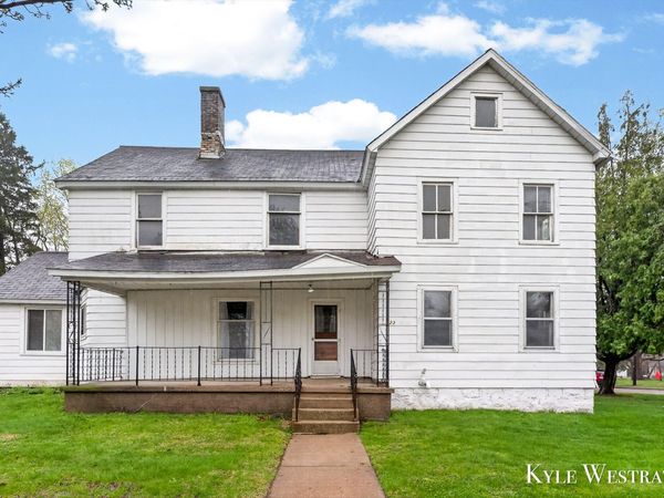 123 W Main Street SE, Caledonia, MI 49316
